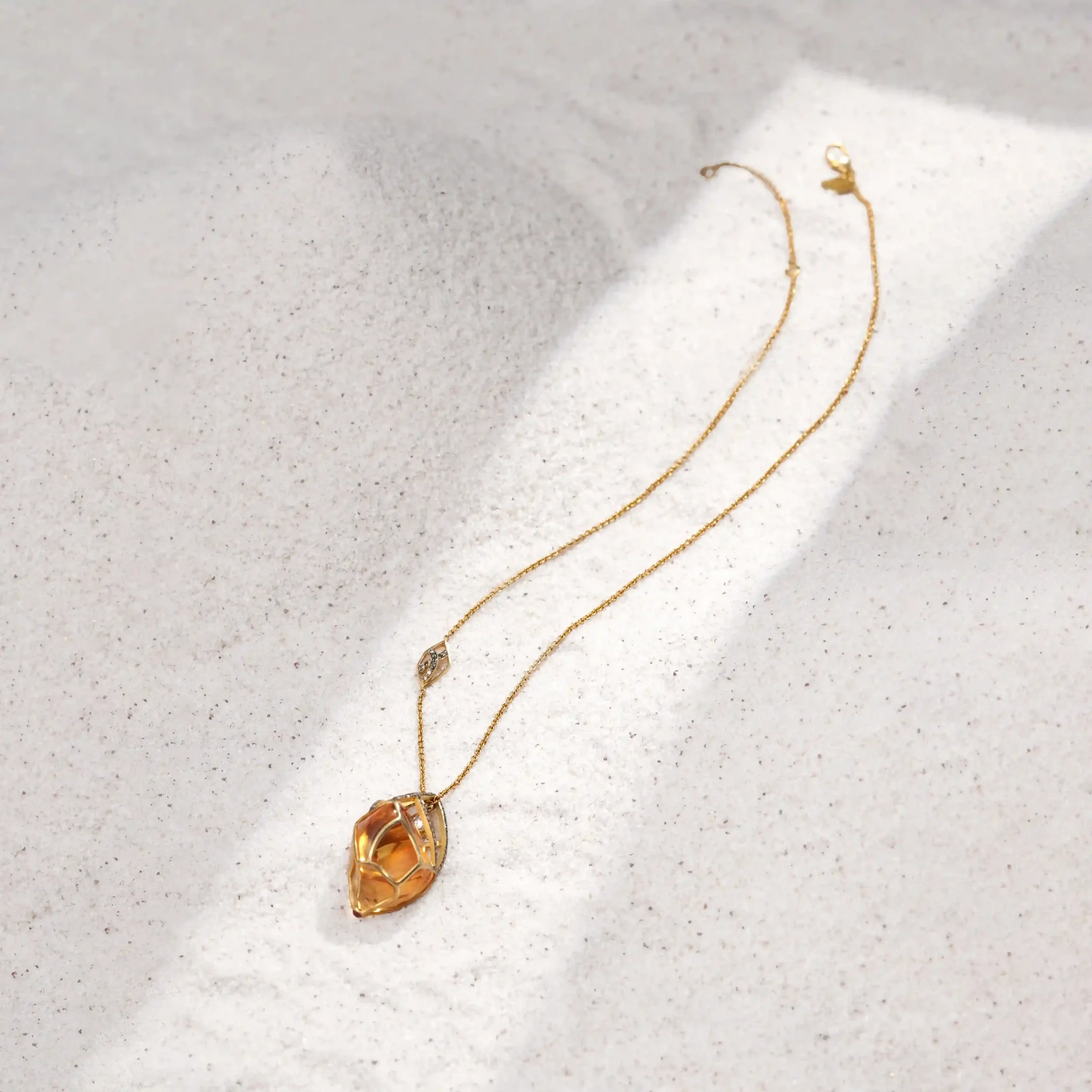 Citrine Nectar Pendant Necklace in 18Kt - Image 5